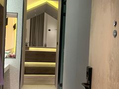 -上海虹桥中心爱琴海亚朵S酒店