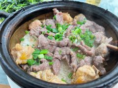 鸡肉牛肉煲仔饭-容里煲仔饭(利丰北路店)