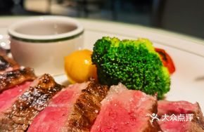 Signature Charcoal-Grilled Australian Triangle Meat