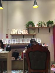 -进巍美甲美睫店