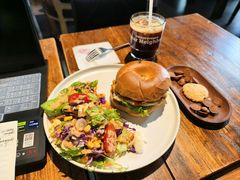 -房角石咖啡与书(吉大南校店)