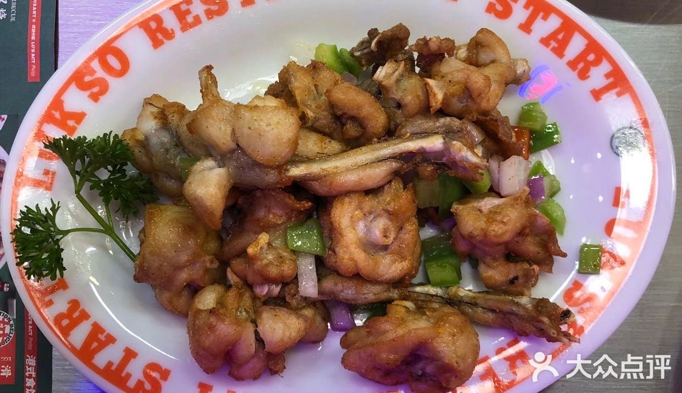他可开心了，说以前在苏州吃过，很想念那个味道