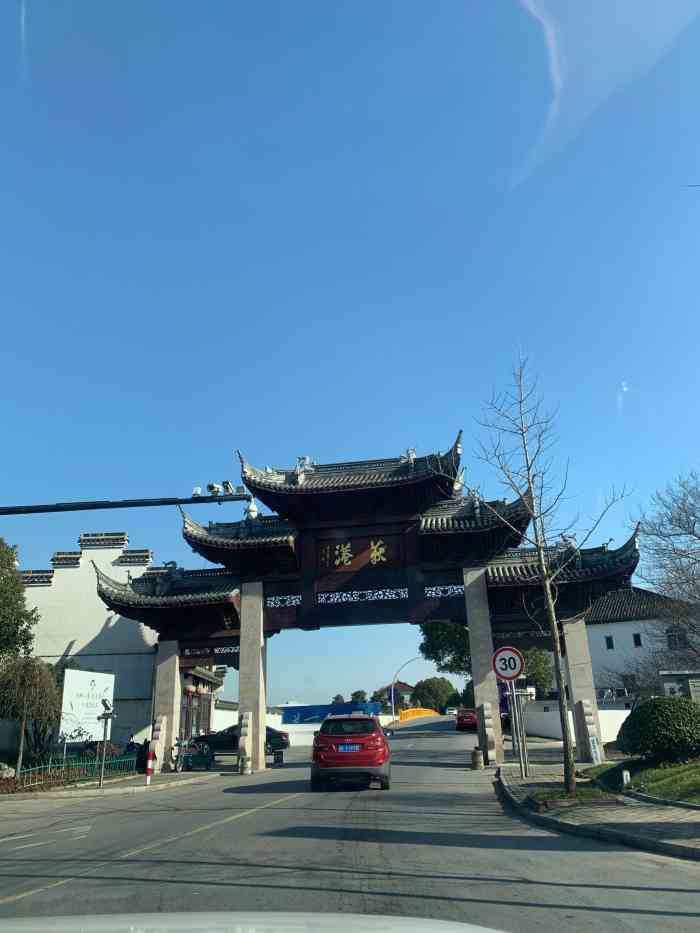 丝绸小镇荻港古村-" "倚港结村落,荻苇满溪生".湖州南浔.