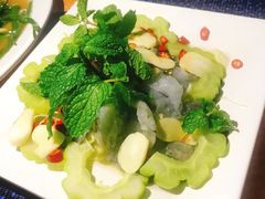雨露浸鲜虾-光海鲜鱼翅餐厅(叻差拉披色路店)