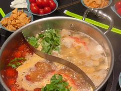 -老城鲜·小海鲜贝贝煲火锅(壹方城店)