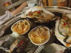 -围炉肉舍•炭烤活鳗•丹东海鲜烤肉(步行街店)