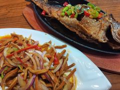 -东来菜馆•手抓海鲜家常菜•海鲜锅贴