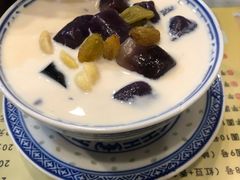 招牌手工芋圆系列-广信牛奶甜品世家(台东店)