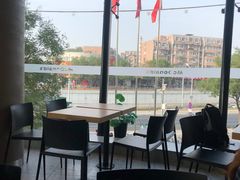 -麦当劳(展览路店)