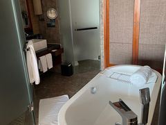 -三亚湾海居铂尔曼度假酒店