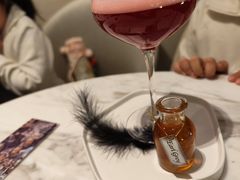 《红磨坊的舞会》-théATRE 茶聚场(王府中環店)