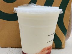 红颜草莓软雪星冰乐-星巴克(西安博乐里店)