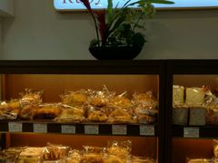 面包甜点陈列柜-红宝石·鲜奶小方·海派西点房(金杨店)