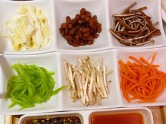 贵阳丝娃娃-苗乡楼·酸汤鱼·贵州菜(成都悠方店)