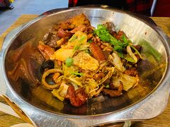 -愉肴麻辣香锅(中山路店)