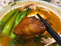 鸡翼肉眼颈煎蛋冬阴功米线-华嫂冰室(尖沙咀店)