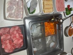 -海底捞火锅鲜切牛肉主题店(长寿路店)