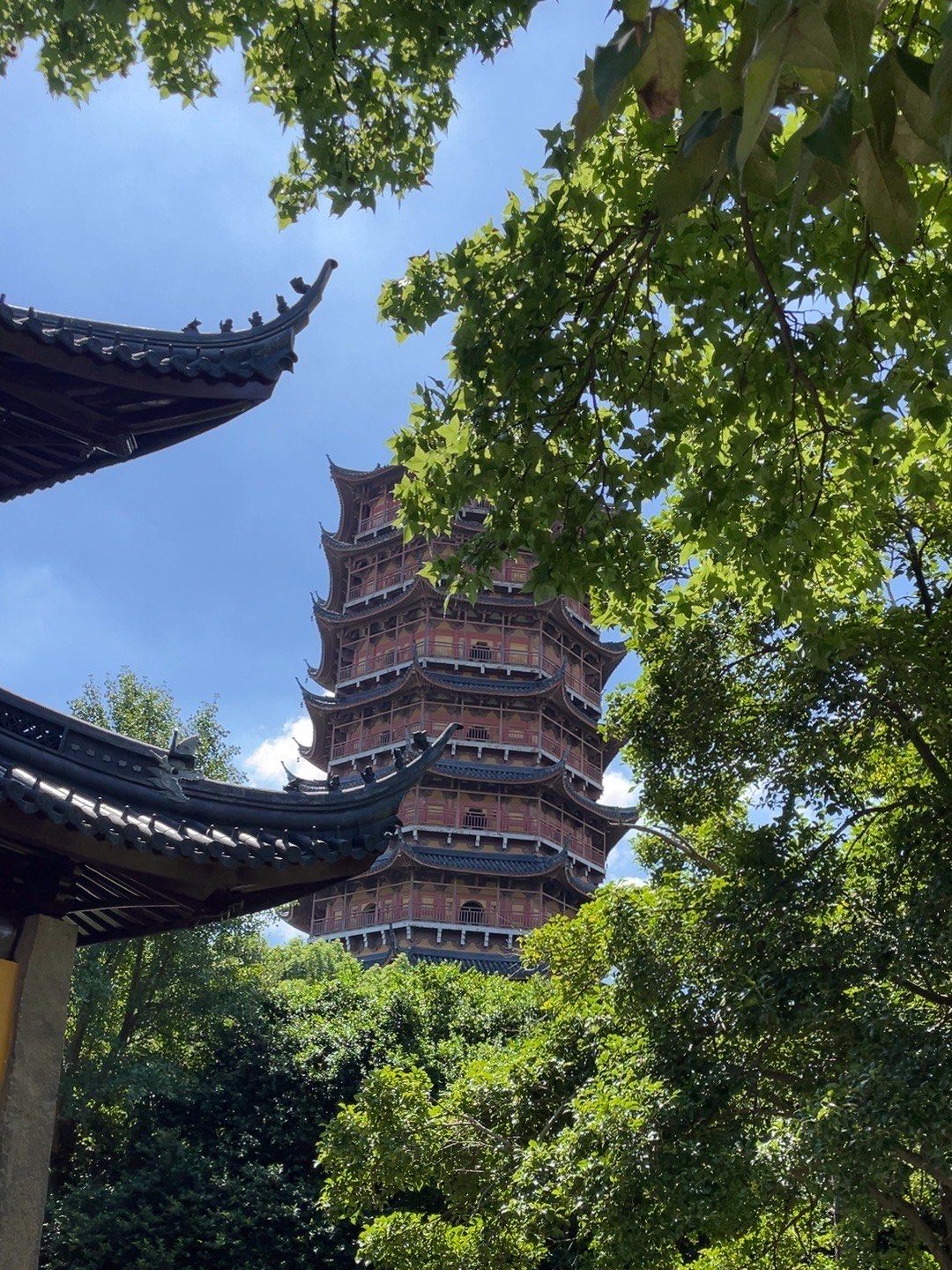 登上北寺塔,是一次难忘的体验.站在高处