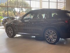 -上海宝信宝马4S店