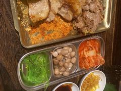 -围炉肉舍•炭烤活鳗•丹东海鲜烤肉(步行街店)