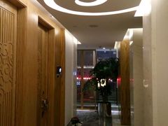 -新盈光·云会所(百丈东路店)