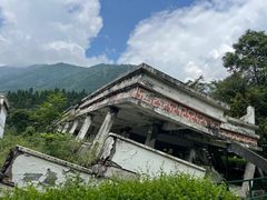-四川汶川特大地震漩口中学遗址