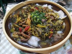 酸菜鸡杂鲈鱼砂锅-阿金大白·上海菜馆(新天地店)