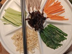 -云海肴·汽锅鸡·云南菜(天山百盛优客店)