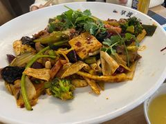 -拿渡·水煮鱼麻辣香锅(王府井奥莱·香江小镇店)