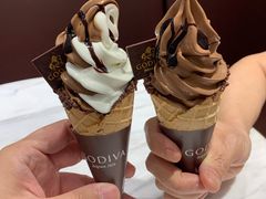双拼软冰淇淋-GODIVA(王府井apm店)