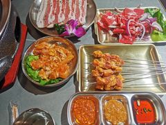 -围炉肉舍•炭烤活鳗•丹东海鲜烤肉(步行街店)