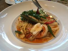 -Chom Cafe and Restaurant