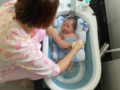 -爱的果实月嫂育婴师(世纪东方店)