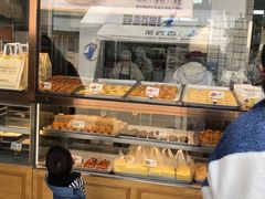 面包甜点陈列柜-鲍师傅糕点(观前街店)