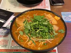 招牌炸酱小锅米线-肥汁米蘭香港米线(宁波路总店)
