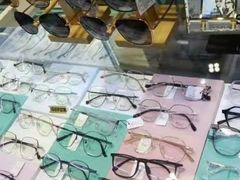 -臻美视爵眼镜·明月·依视路·蔡司折扣店(广渠门店)