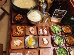 -银米·云南传统过桥米线(双廊黑金冠店)
