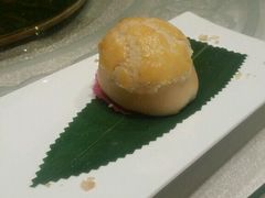 酥皮叉燒包-广州富力丽思卡尔顿酒店·丽轩·粤菜