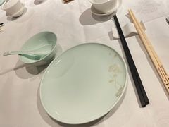 餐具摆设-金陵饭店·梅苑