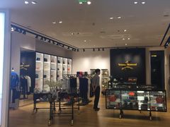 -Vivienne Westwood(上海来福士广场店)