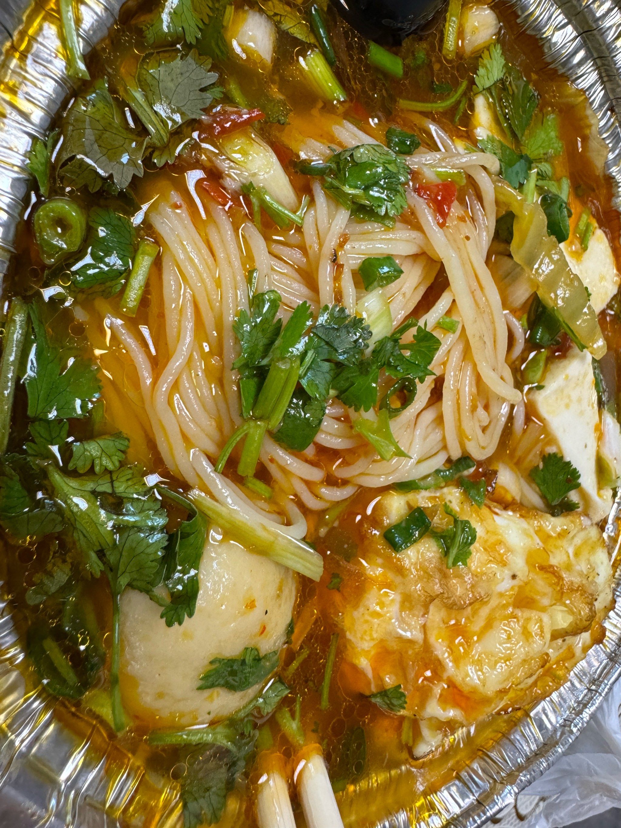 天天领红包超级喜欢吃锡纸花甲米线,谁懂啊,太爱了,高中学校外面的