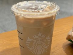 -星巴克(上海虹桥站2A检票口)