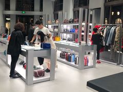 -BALENCIAGA(比斯特苏州购物村店)