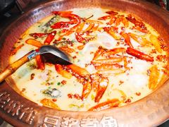 豆浆煮黄骨鱼-佬麻雀·剁椒鱼头(京基KK One店)