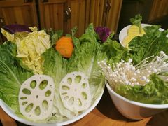 -野山舂·贵州现舂酸汤火锅(鸿通城店)