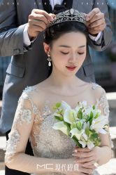 -现代经典婚纱摄影