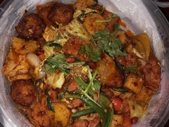 -愉肴麻辣香锅(中山路店)