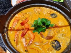 -何妹湿辣牛肉·粤式烧烤砂煲(桂雅路店)
