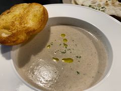 蒜蓉奶油蘑菇汤-Supine Bistro溯泮餐厅