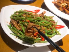 四季豆炒肠丝-邻家小馆(银都店)